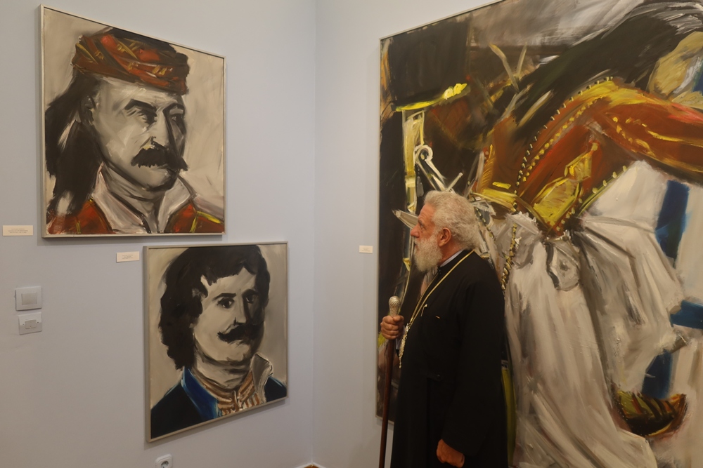 Ο Μητροπολίτης Σύρου στην Έκθεση «Τροχιές Μνήμης» στην Άνδρο