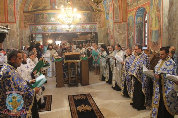 Съборно вечерно богослужение в храм “Св. Богородица – Живоприемен източник”, в чест на Божията Майка