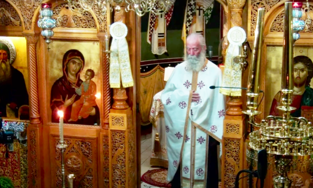 Παράκληση υπό την απειλή φωτιάς στην Μονή Οσίου Δαυίδ Ευβοίας