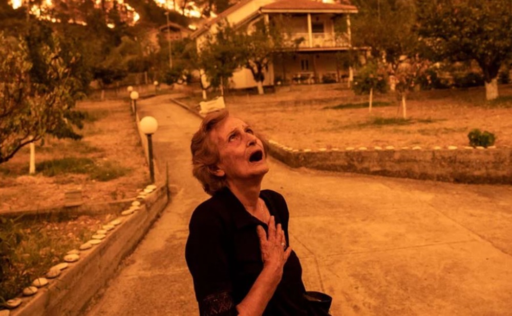 Με το βλέμμα στον Θεό για το αβέβαιο μέλλον – Οι εξηγήσεις Χαρδαλιά και η παραίτηση πάνω-πάνω στο συρτάρι