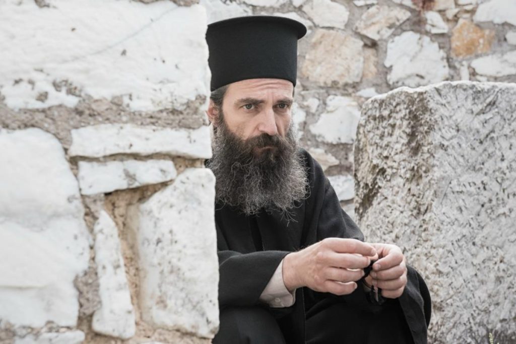 Είδαμε το «Ο Άνθρωπος του Θεού» με τον Άρη Σερβετάλη στο ρόλο του Αγίου Νεκταρίου