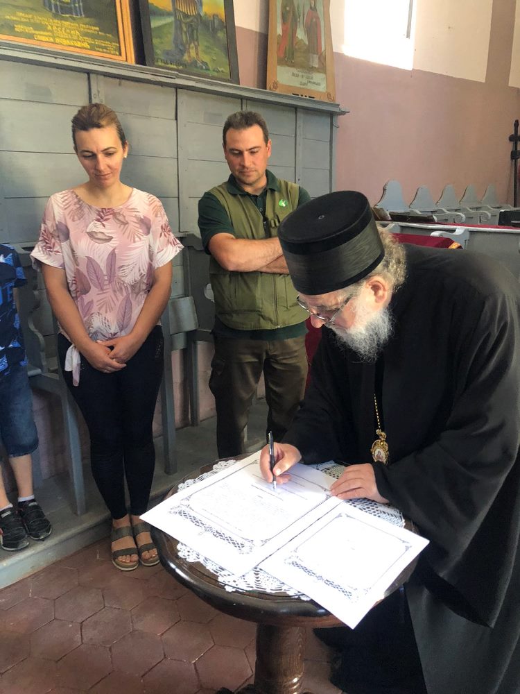 Обнова цркве у Моловину