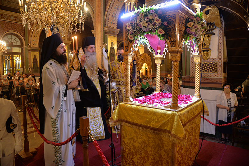 Πειραιώς Σεραφείμ: «Πανηγυρίζουμε σήμερα ένα θάνατο, που απέβη ανάσταση και ζωή!»