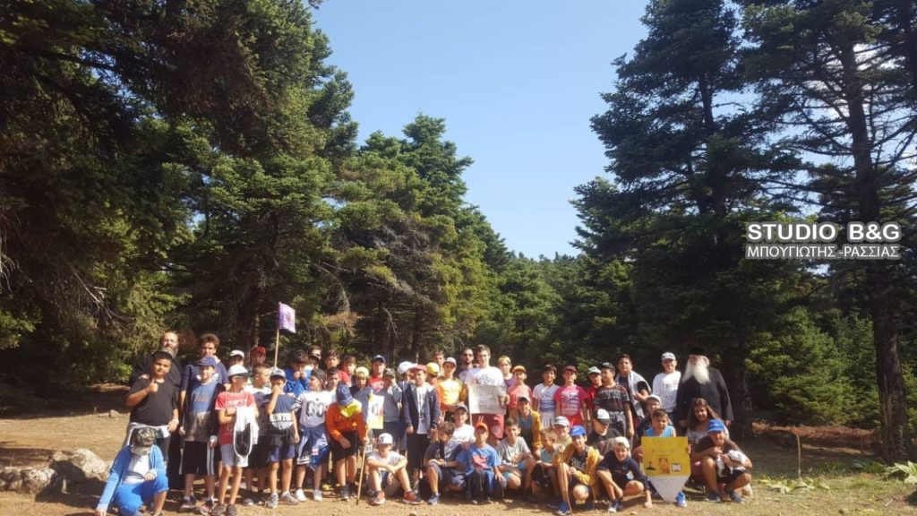 Θεία Λειτουργία στις κατασκηνώσεις της Ι.Μ. Αργολίδος στο Φαρμακά