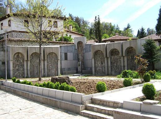 Панихида за загиналите в Илинденско – Преображенското въстание бе отслужена в храм „Въведение Богородично”