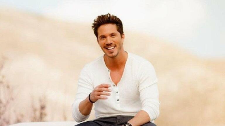 Νίκος Οικονομόπουλος: “Δεν αισθάσνθηκα μόνος μου ούτε μια στιγμή. Είχα συντροφιά την Πίστη μου”