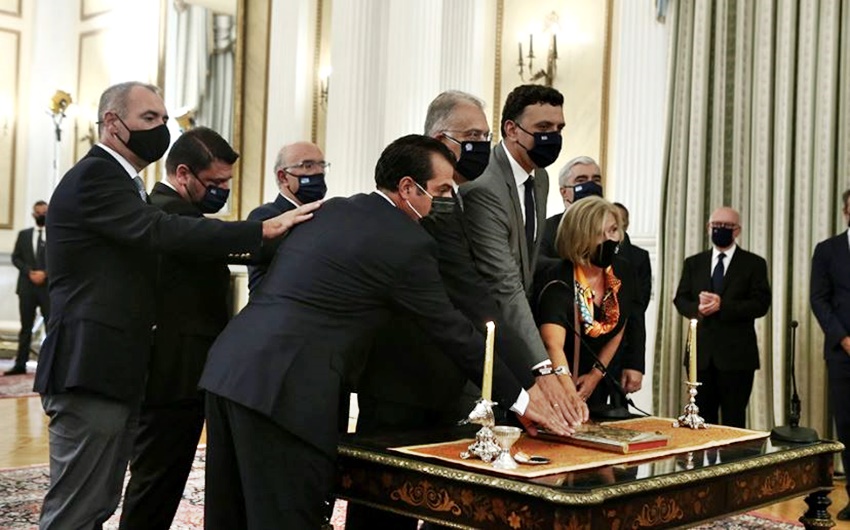 Ορκομωσία: Όλοι με το χέρι στο Ιερό Ευαγγέλιο (ΒΙΝΤΕΟ)