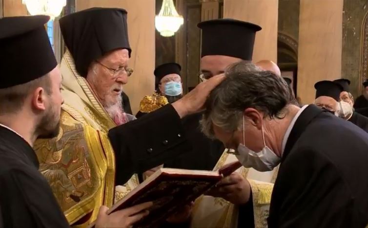 Ο Τσιόδρας χειροθετήθηκε σε Άρχοντα Οφφικιάλιο της Μ.τ.Χ.Ε.