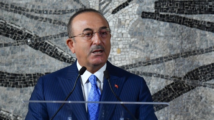 Τσαβούσογλου: Η Τουρκία δεν μπορεί να αναλάβει το βάρος ενός νέου μεταναστευτικού κύματος