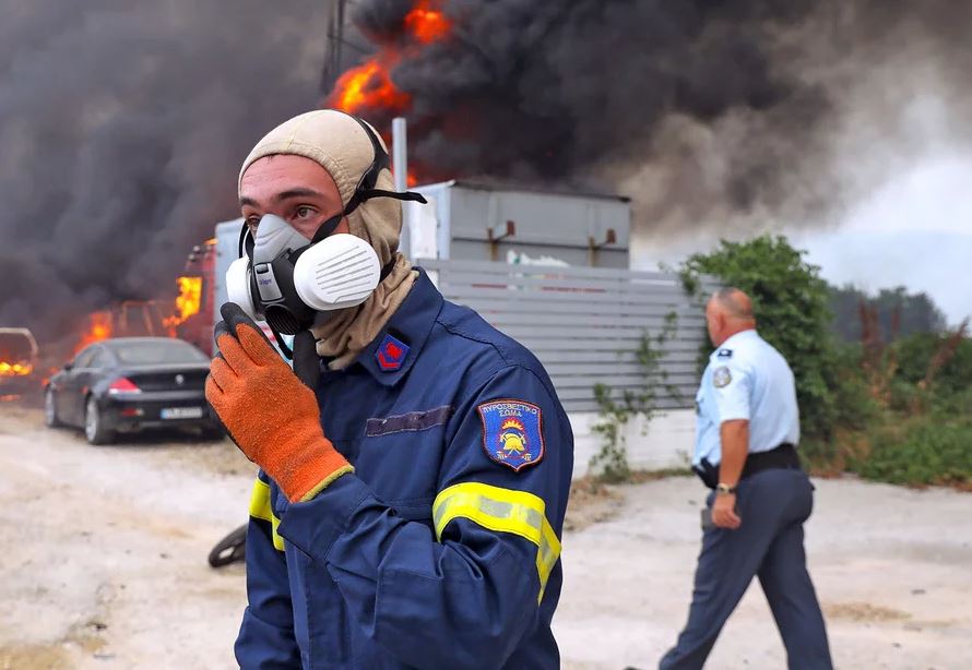 Εντολή εκκένωσης και για τη Μαλακάσα