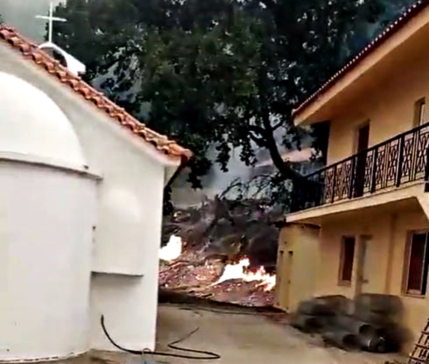 ΕΥΒΟΙΑ: “Τη γλίτωσε το μοναστήρι μας. Δόξα τω Θεώ!” (ΒΙΝΤΕΟ)