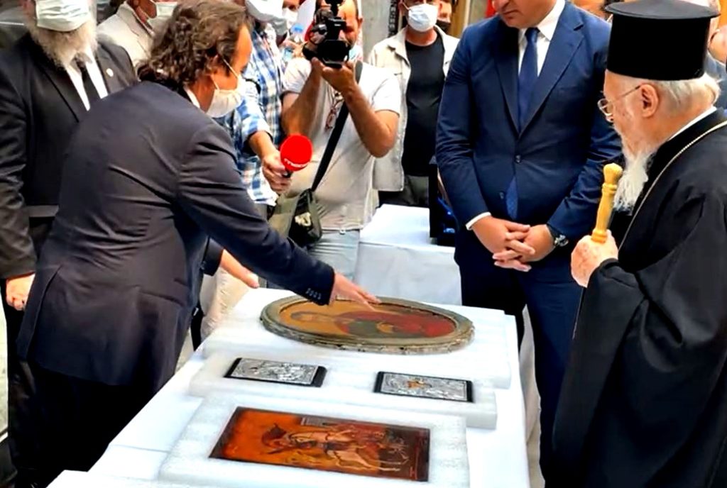 Επιστροφή εικόνων που είχαν κλαπεί από Ναούς της Ίμβρου