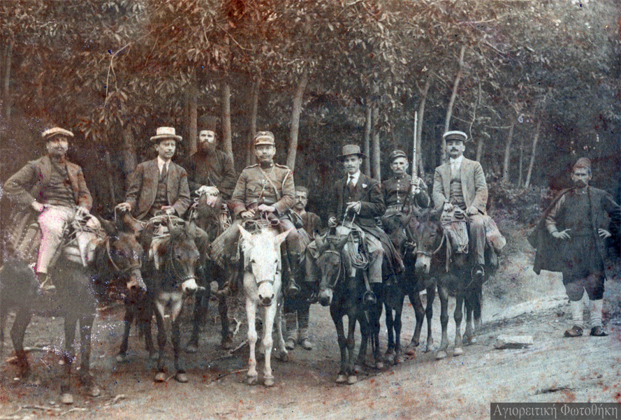 Μέσα Νοεμβρίου 1912 ανεβαίνοντας στην κορυφή του Άθωνα