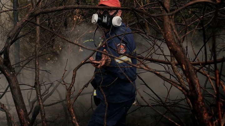Αναζωπυρώσεις στις περιοχές Σκαμνάκι, Δεσφίνα και Καρέα της Ανατολικής Μάνης