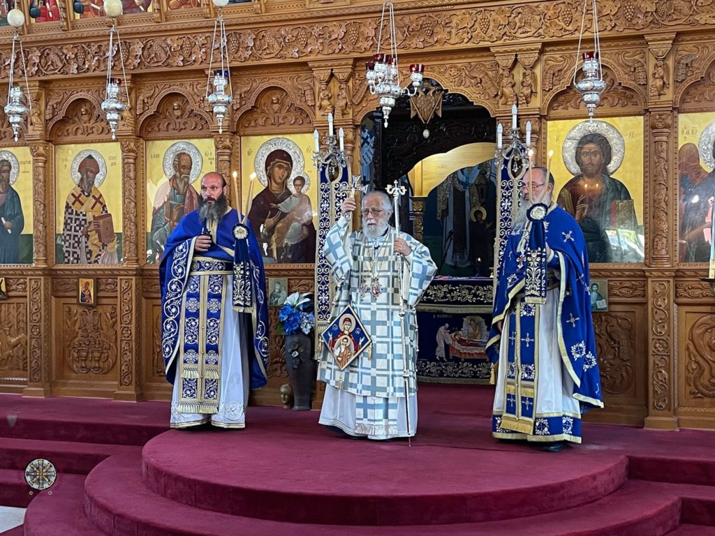 ΚΥΠΡΟΣ: Εκατοντάδες πιστοί αλλά και παραθεριστές τίμησαν την Παναγία