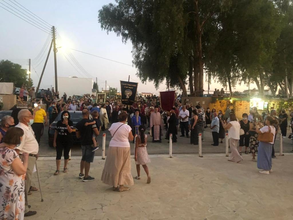 Πλήθος κόσμου στη μεταφορά της Παναγίας Χρυσοσπηλιώτισσας