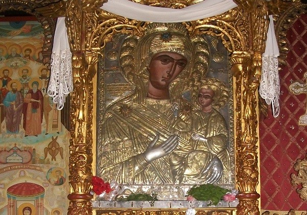 Η Παναγία: Μητέρα και πνευματικό καταφύγιο των Ελλήνων σε όλες τις εθνικές περιστάσεις