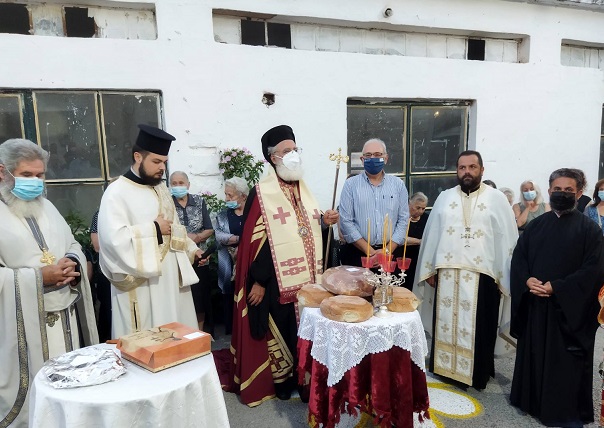 Ο Μητροπολίτης Αρκαλοχωρίου ευλόγησε τις φανουρόπιτες των πιστών