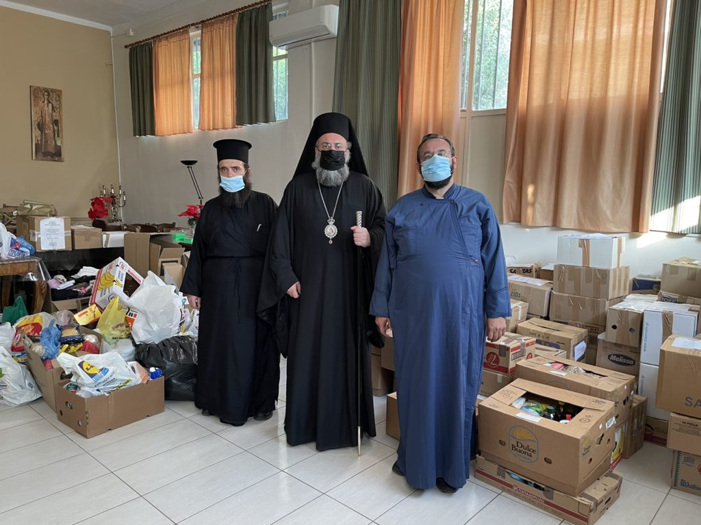 Τρόφιμα για πυρόπληκτους της Εύβοιας από την Ιερά Μητρόπολη Τρίκκης
