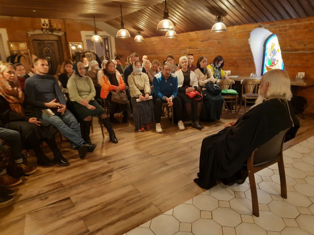 В Больнице Святителя Алексия начались курсы по уходу для добровольцев