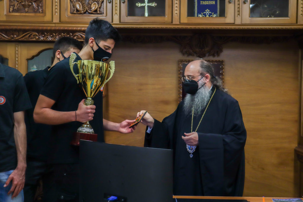 Ο “Προμηθέας Πατρών” έλαβε την ευλογία του Μητροπολίτη