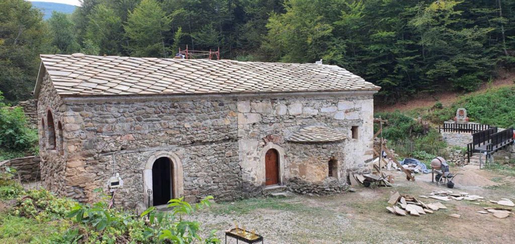 Обнова цркве у манастиру Паљи