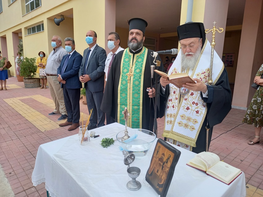 Κορίνθου: «Στους δασκάλους οφείλουμε το ευ ζην»