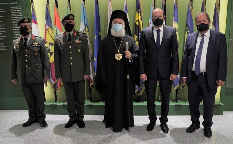 وزير دفاع قبرص يستقبل البابا ثيودروس الثاني في نيقوسيا