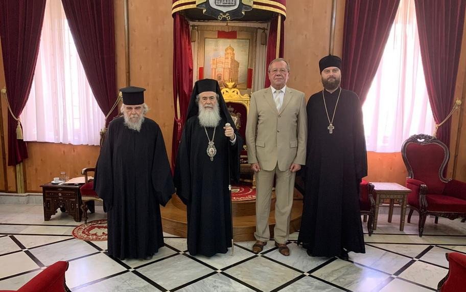 Состоялась встреча Блаженнейшего Патриарха Иерусалимского Феофила с послом России в Израиле