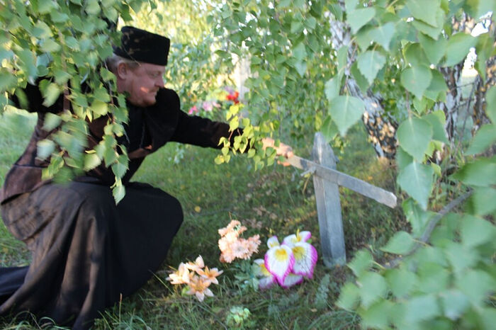 The grave of a priest who was martyred by the godless Bolshevik authorities has been identified in the village of Byk, in the Saratov Province.