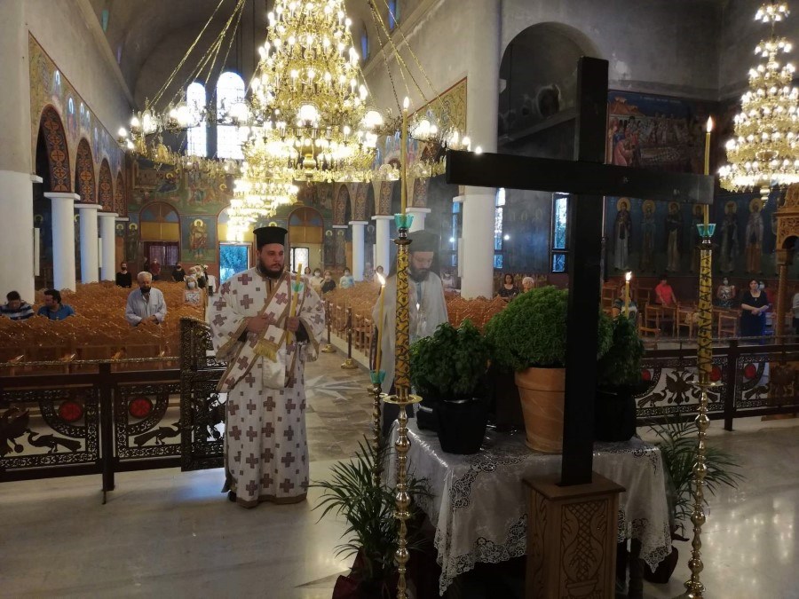 Καρδίτσα: Παρακλητικός Κανών και Χαιρετισμοί στον Τίμιο Σταυρό