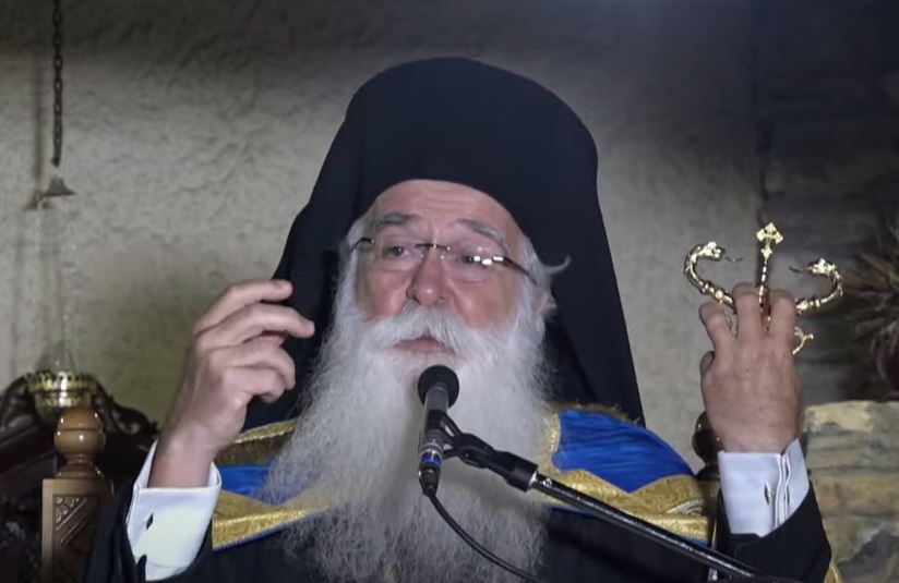 Ευλαβείς πιστοί στο Προσκύνημα Παναγίας “Τρύπα” Γορίτσας