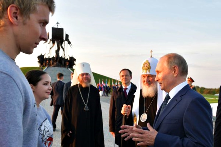 Μνημείο για τον Άγιο Αλέξανδρο Νιέφσκι στο Πσκοφ