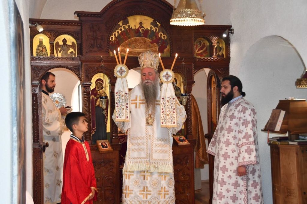 Митрополит Јоаникије богослужио у Ћелији пиперској