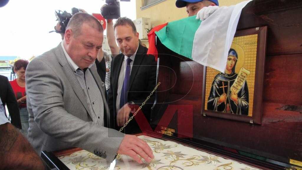 Romanians offered Bulgarians a second vestment of St. Paraskeva and 30 tons of food