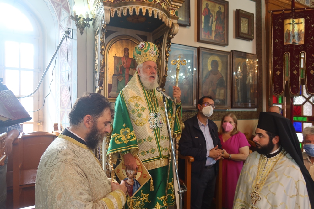 Σύρου: “Η Θεοτόκος είναι η ρίζα της ζωής”