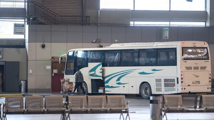 Τι θα ισχύει από τη Δευτέρα για τις μετακινήσεις (Αεροπλάνα – Τρένα – ΚΤΕΛ)