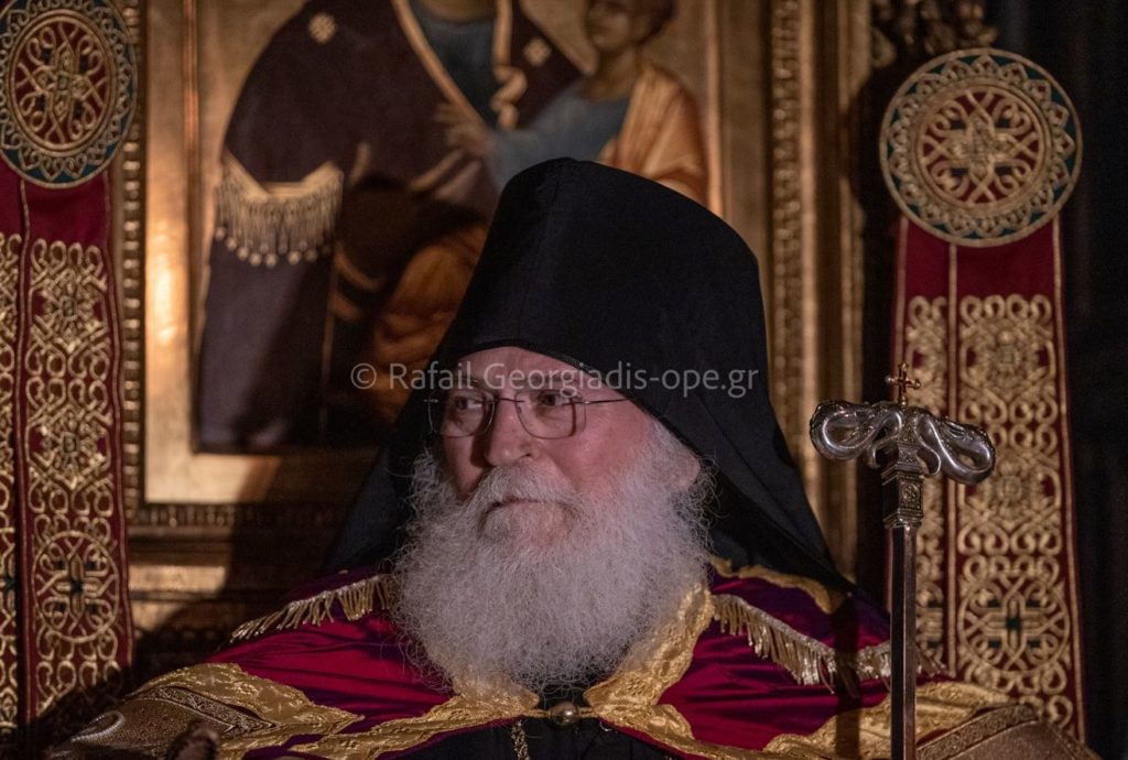 Η συγκίνηση στα μάτια του Γέροντα Εφραίμ