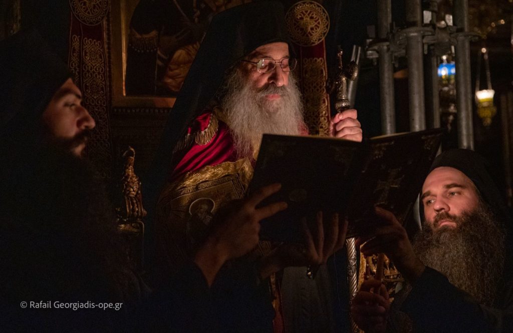 Πανηγυρικός Εσπερινός της Τιμίας Ζώνης στη Μονή Βατοπαιδίου (ΦΩΤΟ)