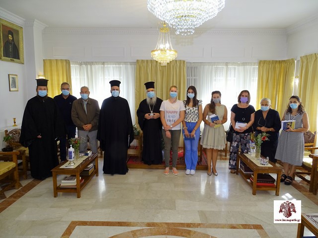 Στην Ιατρική Στρατιωτικής Σχολής και υπότροφος της Μητρόπολης