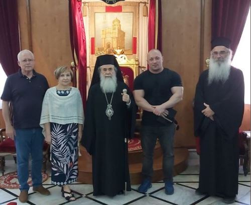 Στον Πατριάρχη Ιεροσολύμων διάσημος body builder
