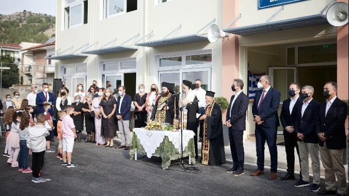 Ο Πρωθυπουργός στον Αγιασμό στο νέο Δημοτικό Σχολείο Δαμασίου