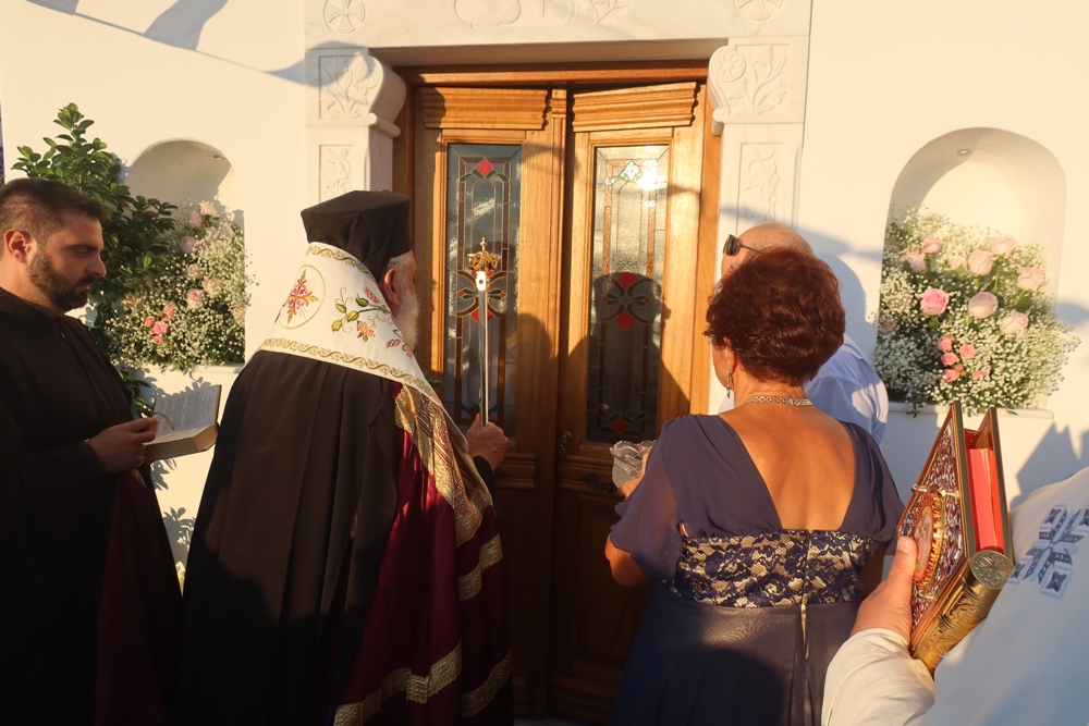 Θυρανοίξια Ιερού Παρεκκλησίου στη Μύκονο (ΦΩΤΟ)