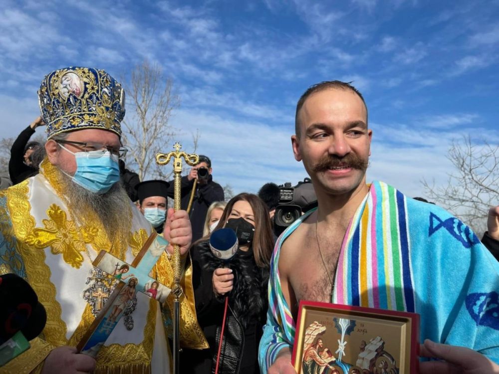 Λάρισα: Πατέρας και υιός έπιασαν τον Τίμιο Σταυρό