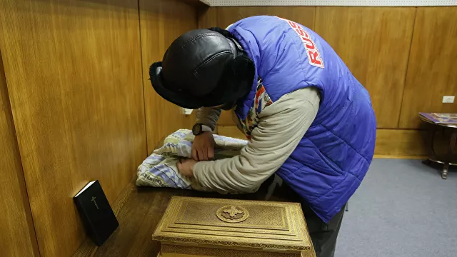 МХАТ вернул мощи и иконы храму Святителя Николая Чудотворца