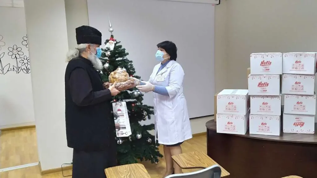 Mănăstirea Hadâmbu a trimis daruri pentru sute de copii din Basarabia