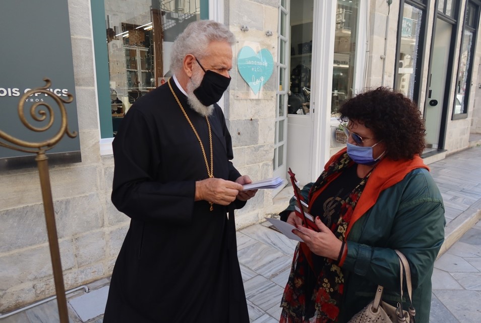 Σύρου: Ευχετήρια περιοδεία στην αγορά της Ερμούπολης