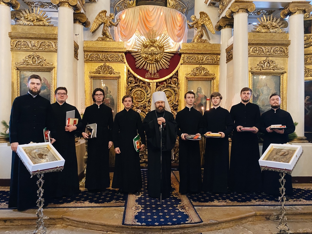 Митрополит Иларион: Пусть радость о пришествии в мир Господа Иисуса Христа всегда живет в наших сердцах