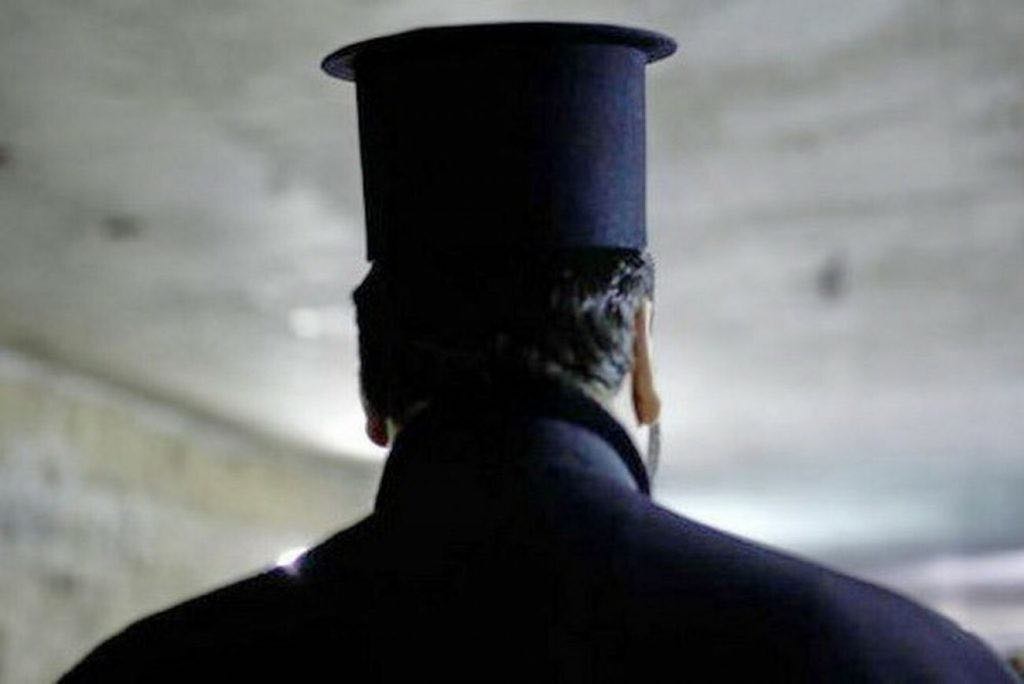 Εύβοια: Τα πρώτα λόγια του ιερέα που λιποθύμησε την ώρα της Θείας Λειτουργίας