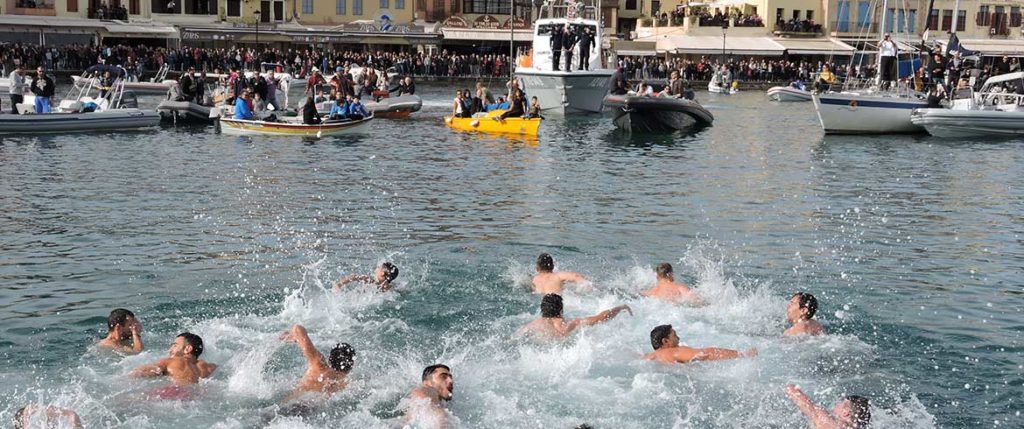 Δεν θα πραγματοποιηθεί η μετάβαση στο Λιμάνι των Χανίων για την κατάδυση του Τιμίου Σταυρού